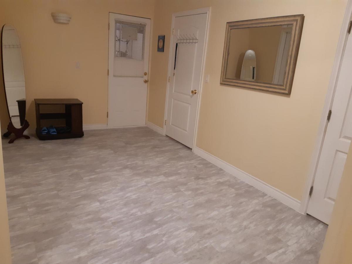 Lakeview House With 4 Rooms Kelowna Near Downtown & Knox Moutain エクステリア 写真