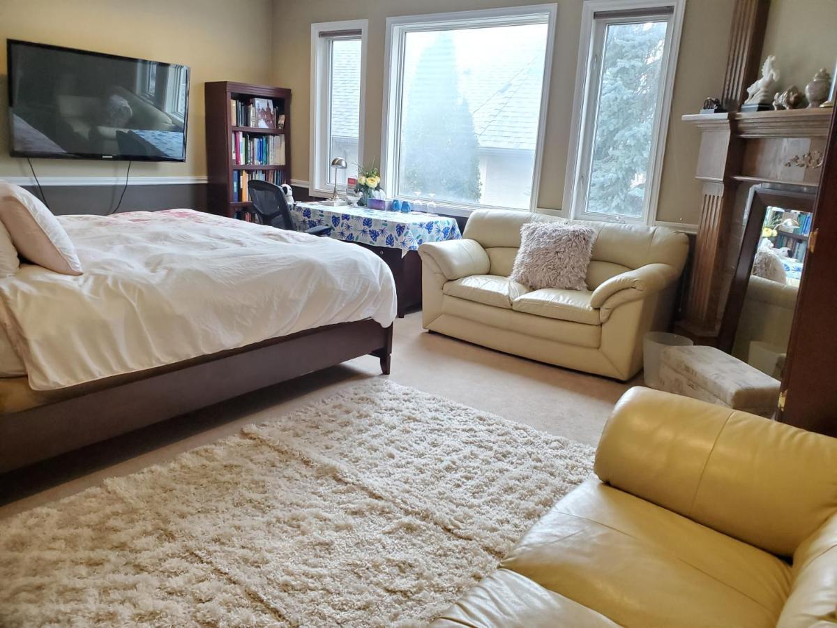 Lakeview House With 4 Rooms Kelowna Near Downtown & Knox Moutain エクステリア 写真