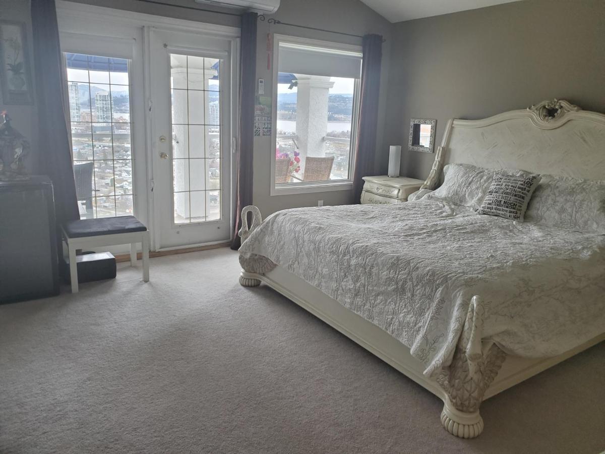 Lakeview House With 4 Rooms Kelowna Near Downtown & Knox Moutain エクステリア 写真