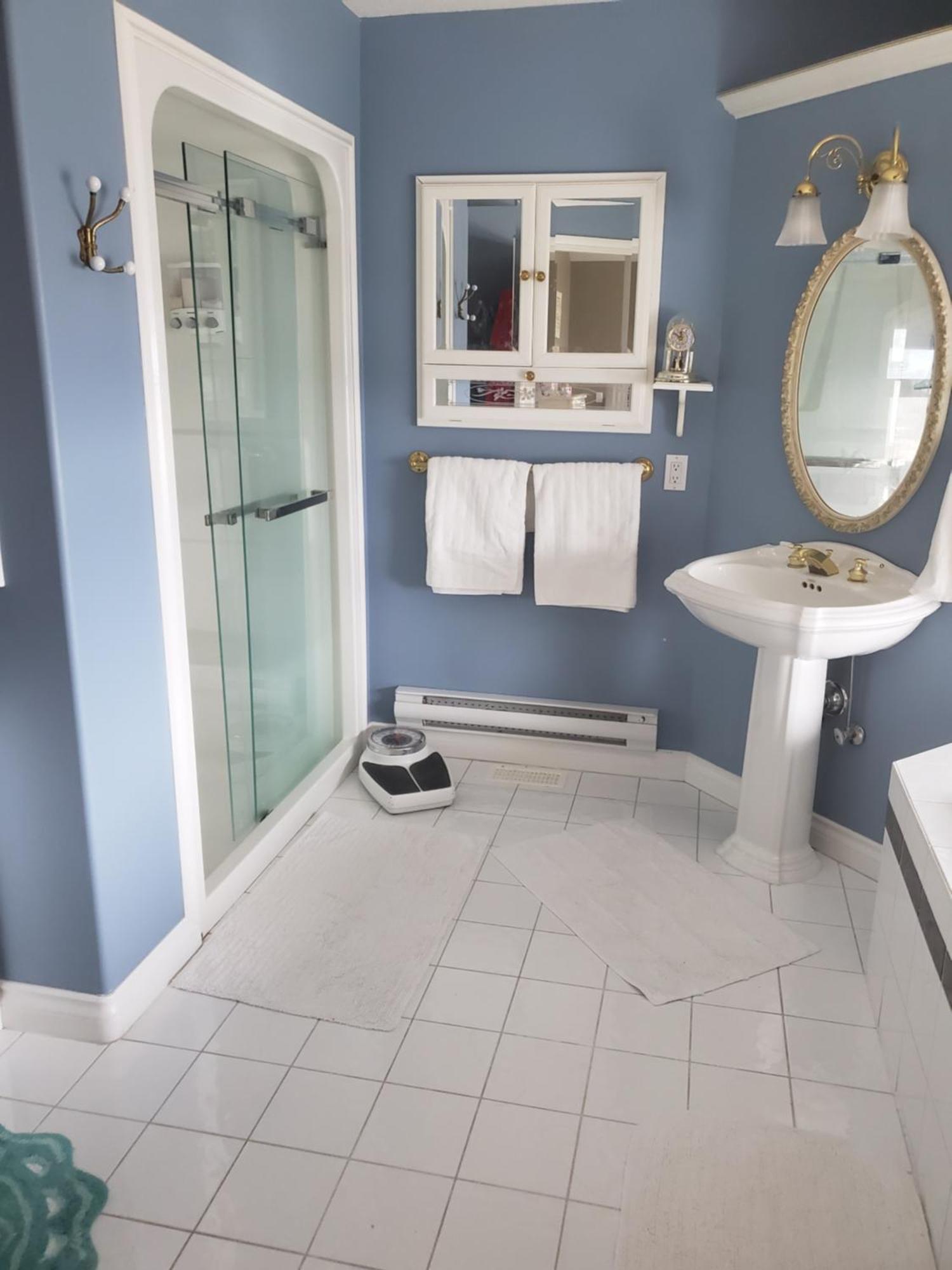 Lakeview House With 4 Rooms Kelowna Near Downtown & Knox Moutain 部屋 写真