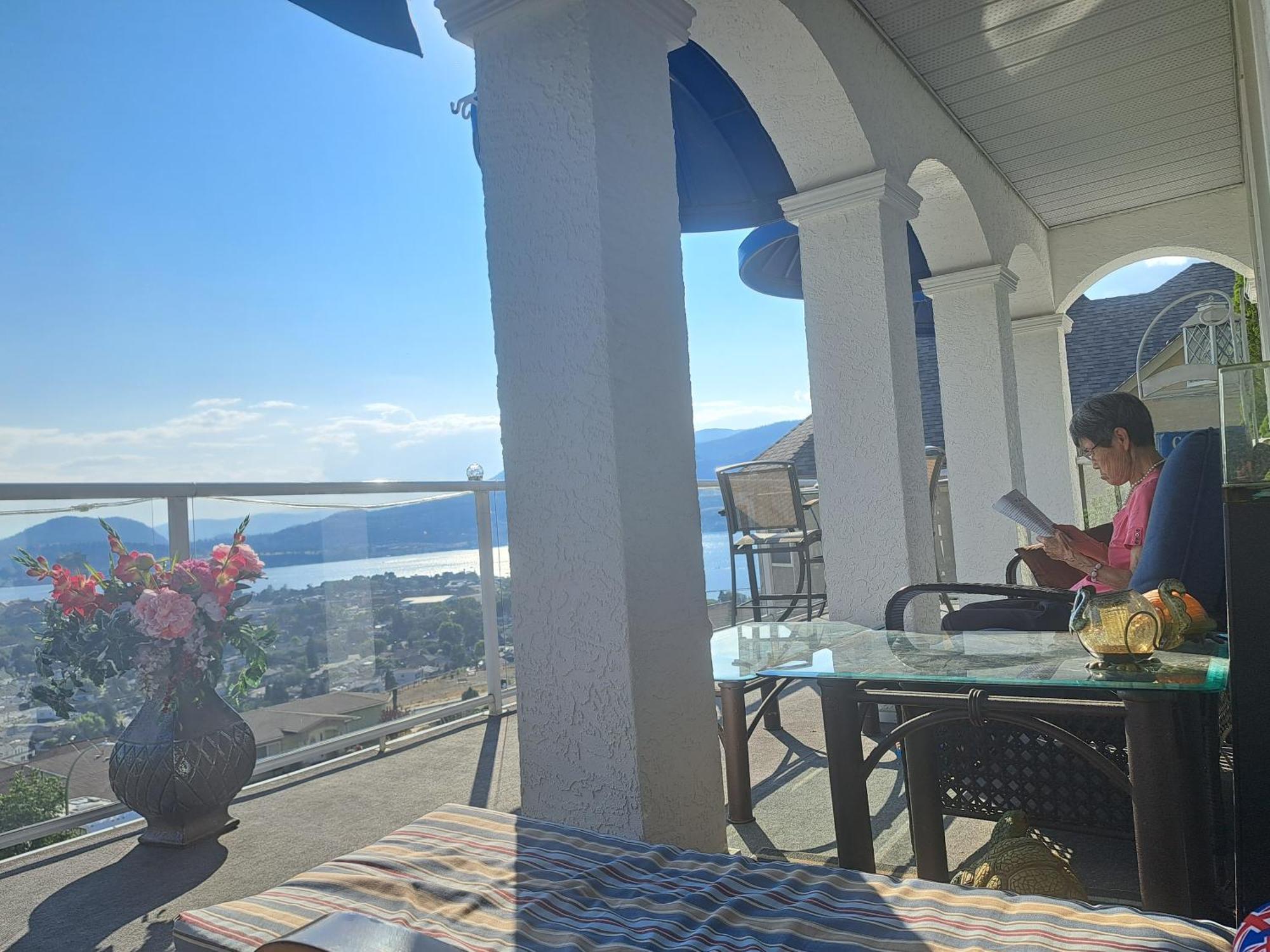 Lakeview House With 4 Rooms Kelowna Near Downtown & Knox Moutain エクステリア 写真